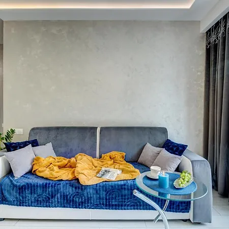 Silver 3 Apartment *