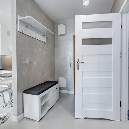 Apartment Silver 3 *