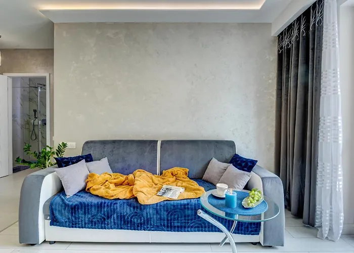 Silver 3 Apartment *