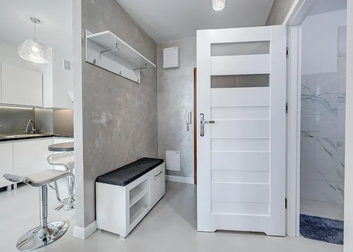 Apartment Silver 3 *